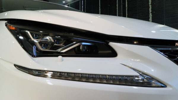 ＮＸ３００ｈのヘッドライトプロテクション