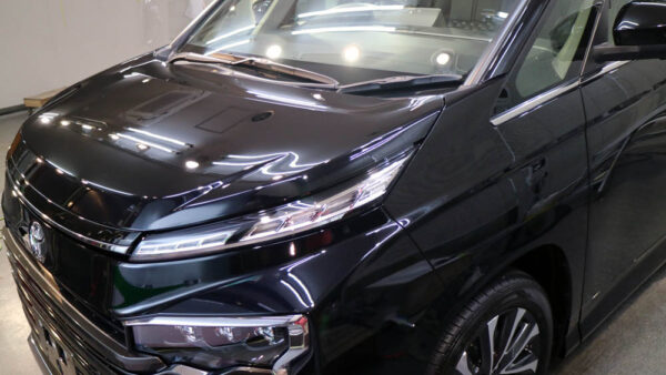 新車ヴォクシーのコーティング