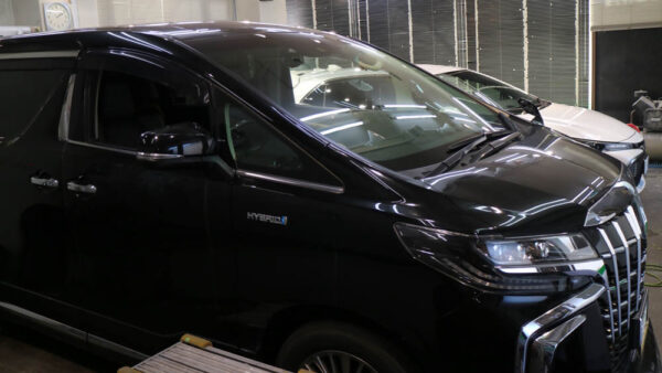 アルファードのガラス傷補修