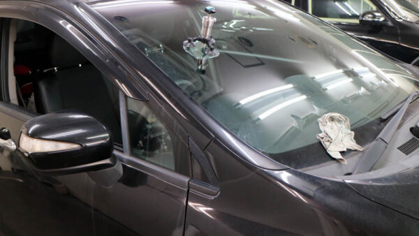 オデッセイのガラス傷補修